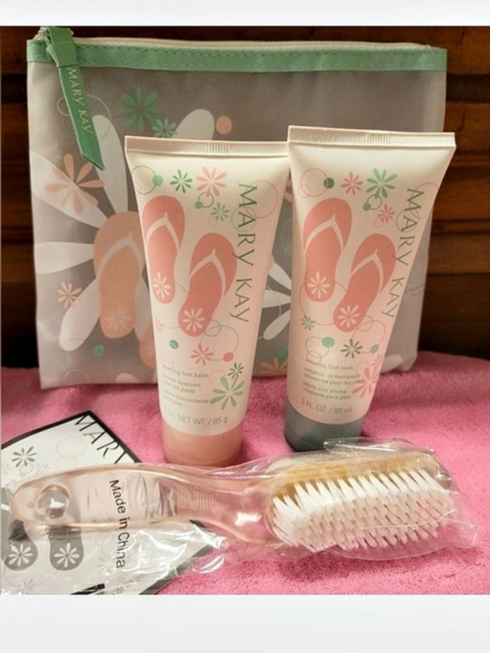 Mary Kay Pedicure Set - Rosemary Mint Pink & Green Floral